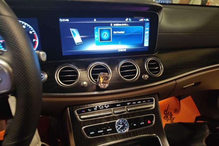 Used Mercedes-Benz E-Class 2019 Restyled E 300 L Sport Luxury Edition Audio And AC Panel