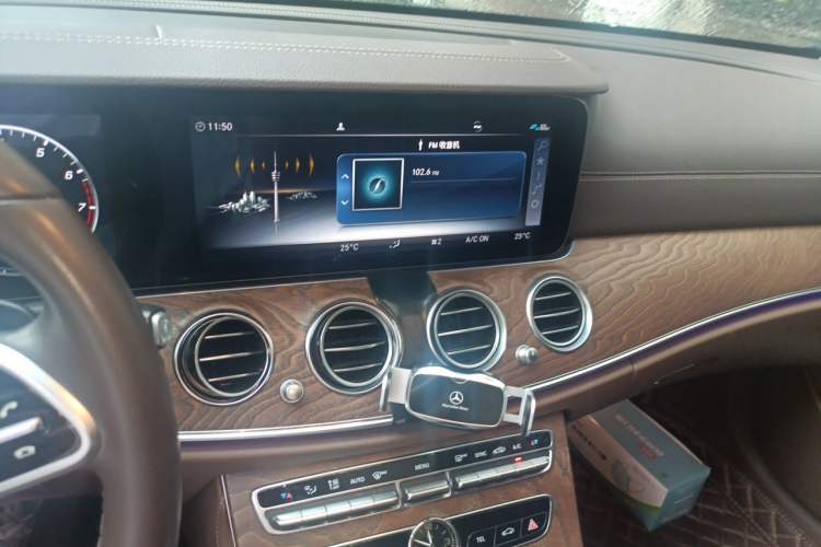 Used Mercedes-Benz E-Class 2019 Restyled E 300 L Luxury Edition Audio And AC Panel