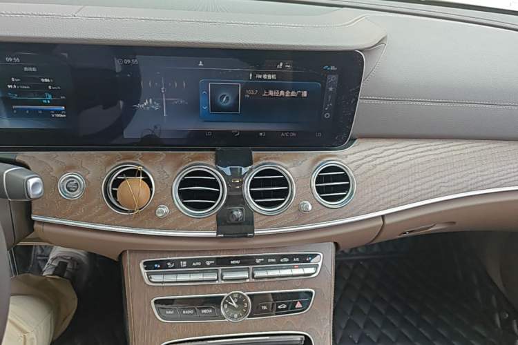 Used Mercedes-Benz E-Class 2019 E 200 L Audio And AC Panel