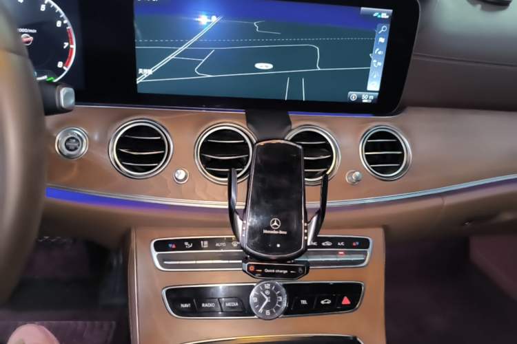 Used Mercedes-Benz E-Class 2019 E 260 L Audio And AC Panel