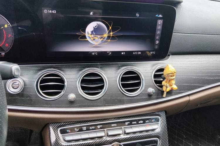 Used Mercedes-Benz E-Class 2019 Restyled E 300 L Sporty and Stylish Edition Audio And AC Panel