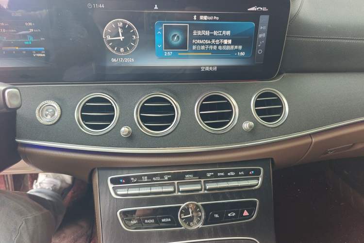 Used Mercedes-Benz E-Class 2019 E 200 L Sport Edition Audio And AC Panel