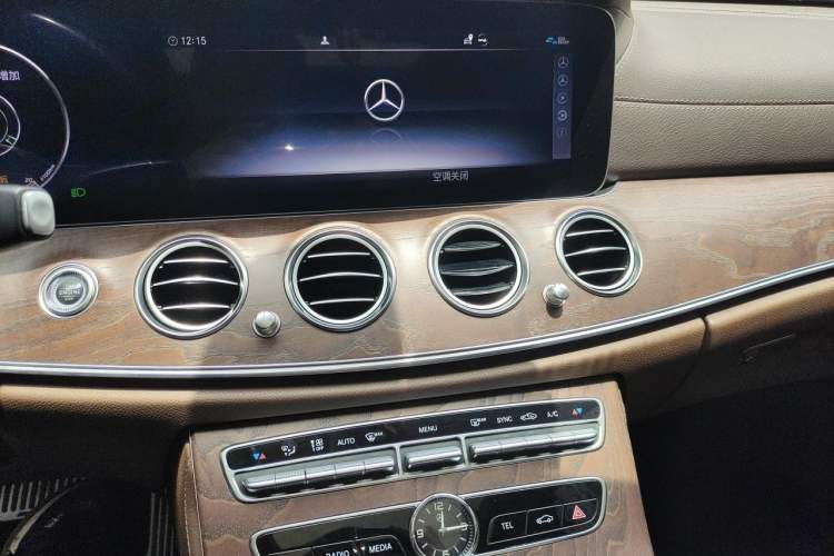 Used Mercedes-Benz E-Class 2019 Restyled E 300 L Luxury Edition Audio And AC Panel