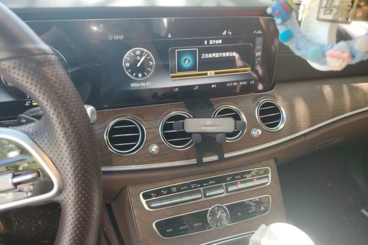 Used Mercedes-Benz E-Class 2019 E 260 L Audio And AC Panel