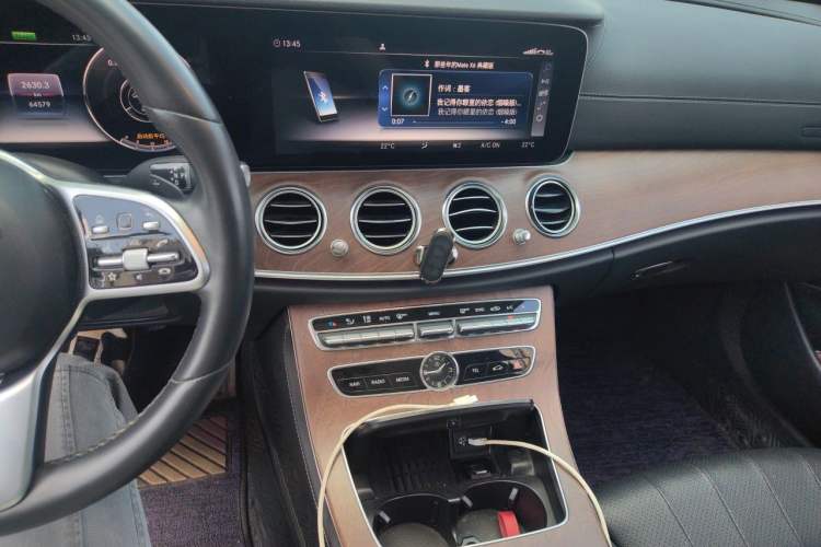 Used Mercedes-Benz E-Class 2019 E 260 L 4MATIC Audio And AC Panel