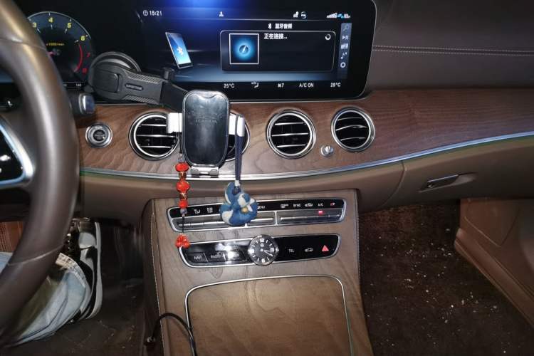 Used Mercedes-Benz E-Class 2019 Restyled E 300 L Luxury Edition Audio And AC Panel