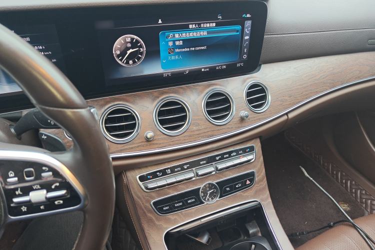 Used Mercedes-Benz E-Class 2019 Restyled E 300 L Luxury Edition Audio And AC Panel