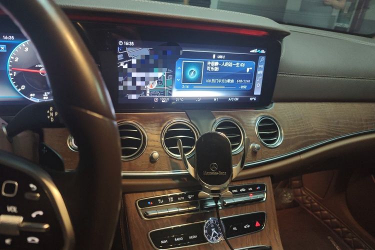 Used Mercedes-Benz E-Class 2019 E 300 L Luxury Model Audio And AC Panel