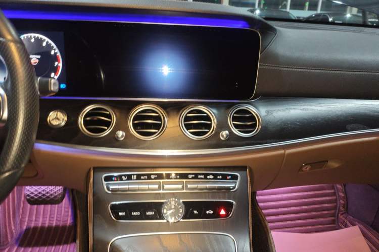 Used Mercedes-Benz E-Class 2019 E 200 L Sport 4MATIC Audio And AC Panel