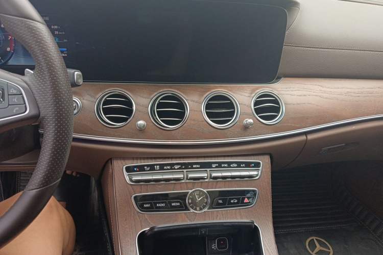 Used Mercedes-Benz E-Class 2019 E 300 L Luxury Model Audio And AC Panel