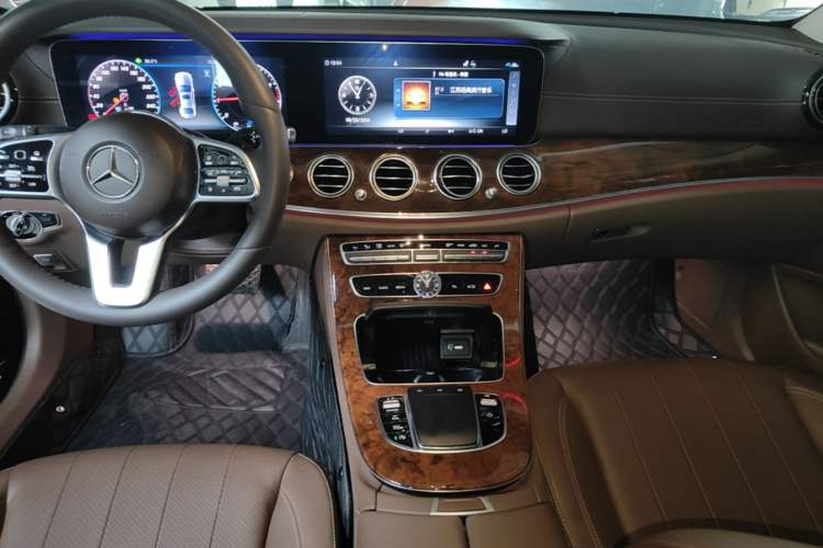 Used Mercedes-Benz E-Class 2019 Facelifted E 300 L Stylish Version Audio And AC Panel