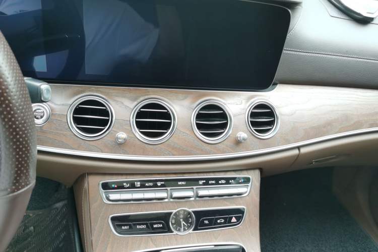 Used Mercedes-Benz E-Class 2019 E 300 L Luxury Model Audio And AC Panel