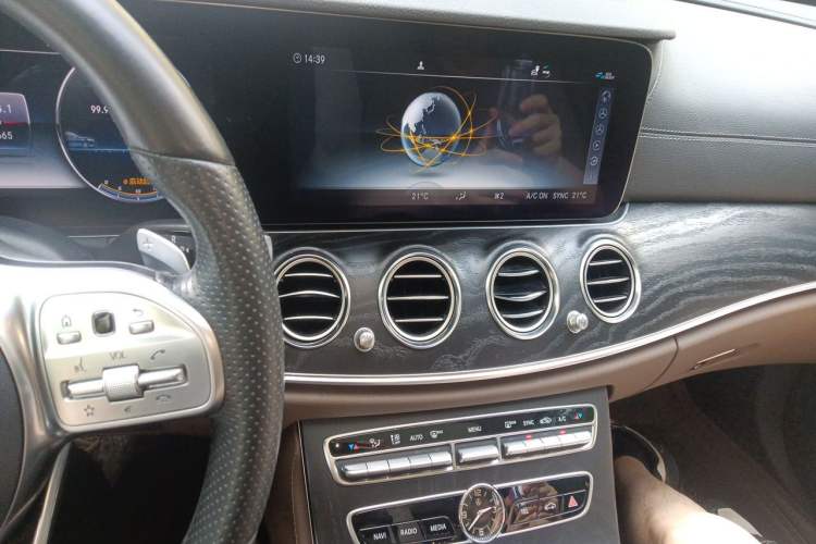 Used Mercedes-Benz E-Class 2019 E 260 L Sport Edition Audio And AC Panel