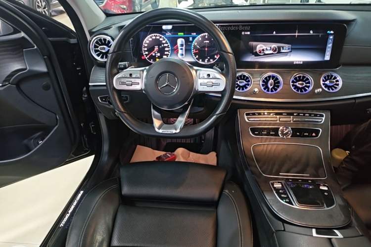 Used Mercedes-Benz E-Class 2019 E 260 L Sport Edition Audio And AC Panel
