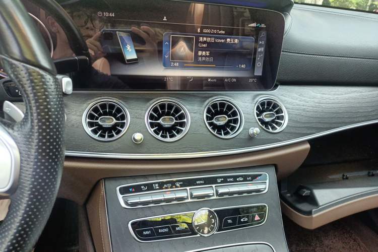 Used Mercedes-Benz E-Class 2019 E 260 L Sport Edition Audio And AC Panel