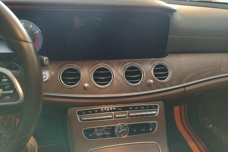 Used Mercedes-Benz E-Class 2019 E 300 L Luxury Model Audio And AC Panel