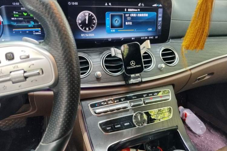 Used Mercedes-Benz E-Class 2019 E 260 L Sport Edition Audio And AC Panel