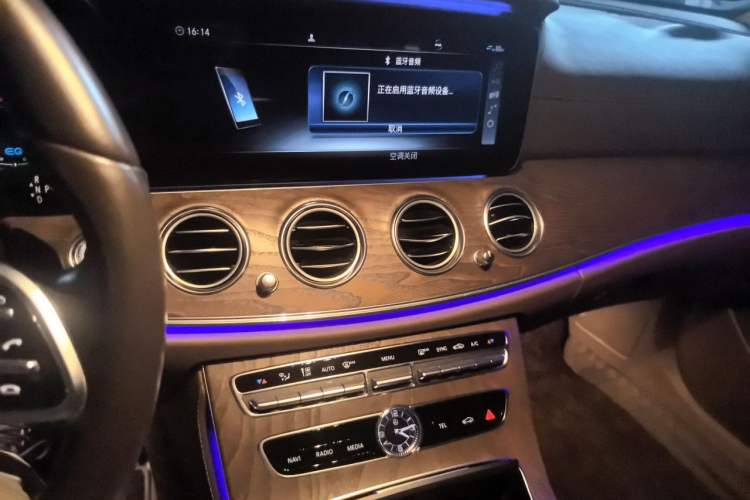 Used Mercedes-Benz E-Class 2019 E 260 L Audio And AC Panel