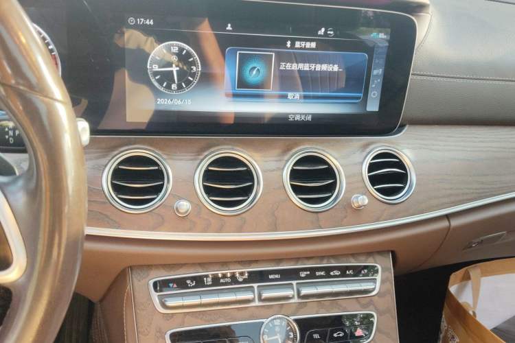 Used Mercedes-Benz E-Class 2019 Restyled E 300 L Luxury Edition Audio And AC Panel