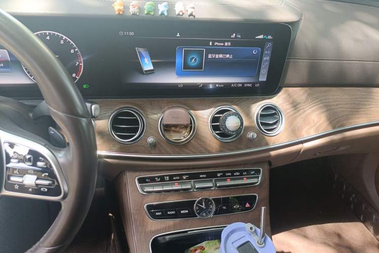 Used Mercedes-Benz E-Class 2019 E 260 L Audio And AC Panel