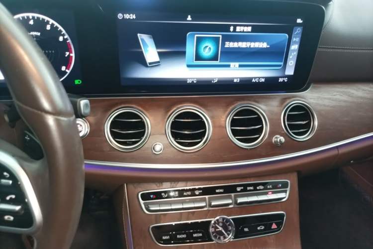 Used Mercedes-Benz E-Class 2019 E 260 L 4MATIC Audio And AC Panel