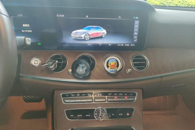 Used Mercedes-Benz E-Class 2019 Restyled E 300 L Luxury Edition Audio And AC Panel