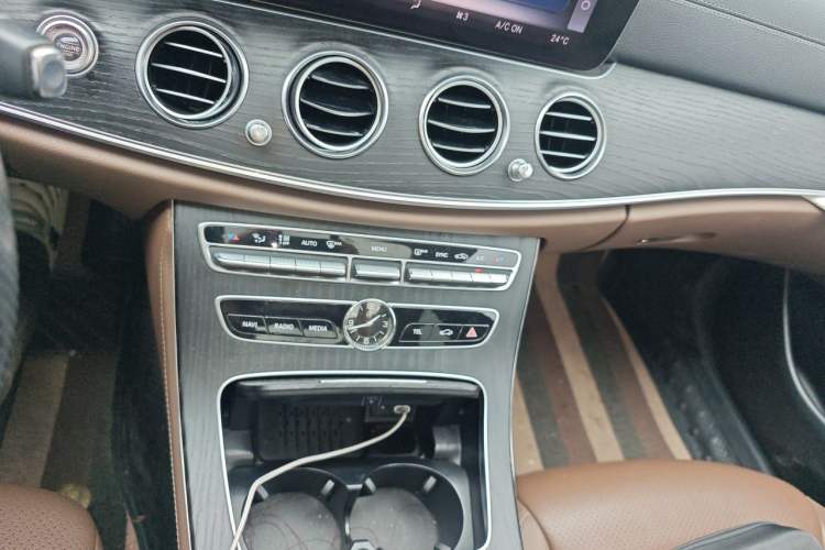 Used Mercedes-Benz E-Class 2019 Restyled E 300 L Sporty and Stylish Edition Audio And AC Panel
