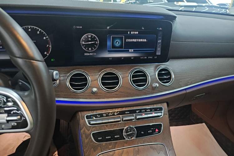 Used Mercedes-Benz E-Class 2019 E 260 L Audio And AC Panel