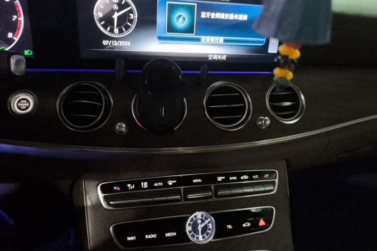 Used Mercedes-Benz E-Class 2019 E 260 L Audio And AC Panel