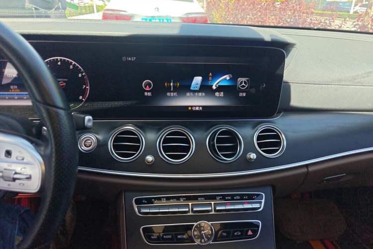 Used Mercedes-Benz E-Class 2019 E 260 L Sport Edition Audio And AC Panel