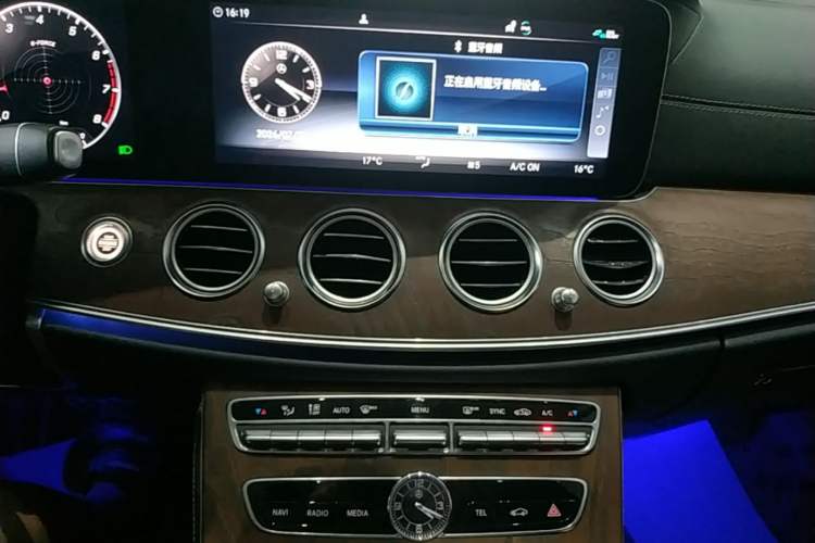 Used Mercedes-Benz E-Class 2019 E 300 L Luxury Model Audio And AC Panel