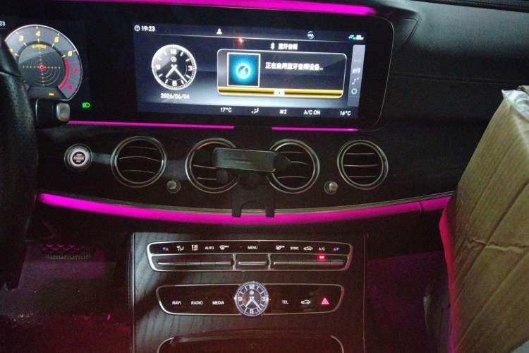 Used Mercedes-Benz E-Class 2019 Restyled E 300 L Sport Luxury Edition Audio And AC Panel