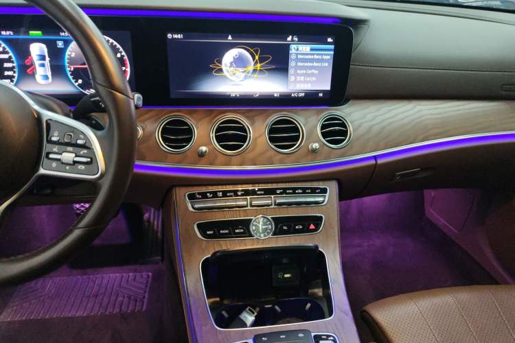 Used Mercedes-Benz E-Class 2019 E 260 L Audio And AC Panel