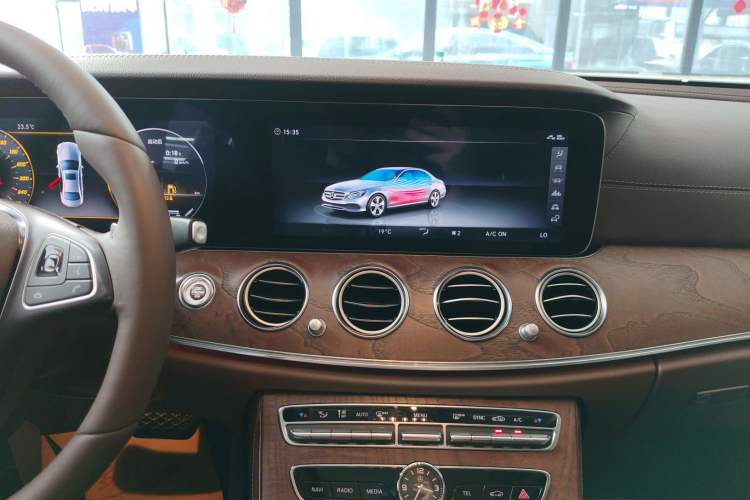 Used Mercedes-Benz E-Class 2019 E 300 L Luxury Model Audio And AC Panel