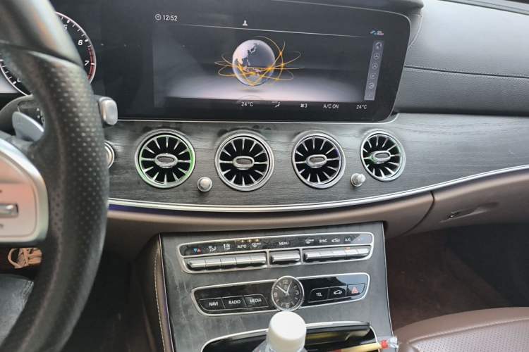 Used Mercedes-Benz E-Class 2019 Restyled E 300 L Sporty and Stylish Edition Audio And AC Panel