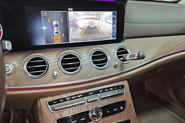 Used Mercedes-Benz E-Class 2019 E 260 L Audio And AC Panel