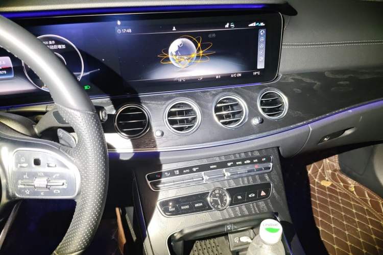 Used Mercedes-Benz E-Class 2019 Restyled E 300 L Sport Luxury Edition Audio And AC Panel