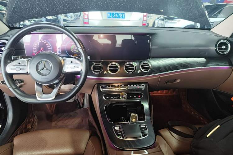 Used Mercedes-Benz E-Class 2019 E 200 L Sport Edition Audio And AC Panel