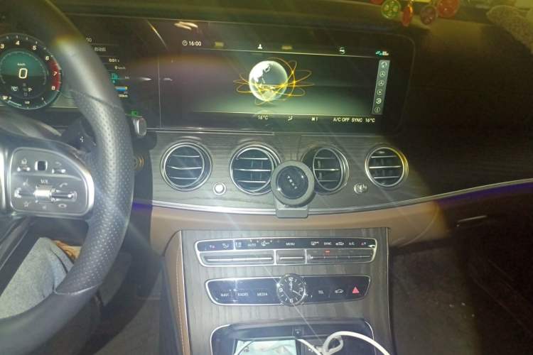 Used Mercedes-Benz E-Class 2019 Restyled E 300 L Sport Luxury Edition Audio And AC Panel
