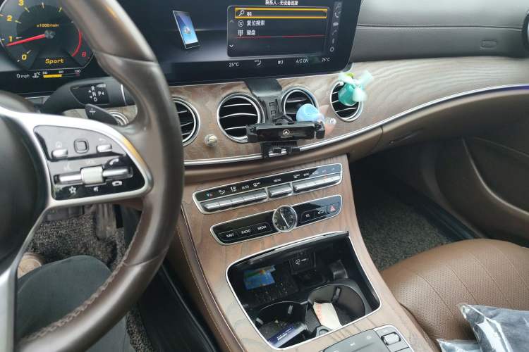 Used Mercedes-Benz E-Class 2019 Restyled E 300 L Luxury Edition Audio And AC Panel