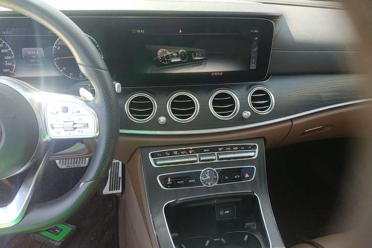 Used Mercedes-Benz E-Class 2019 Restyled E 300 L Sporty and Stylish Edition Audio And AC Panel