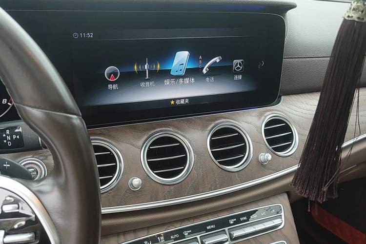 Used Mercedes-Benz E-Class 2019 E 200 L Audio And AC Panel