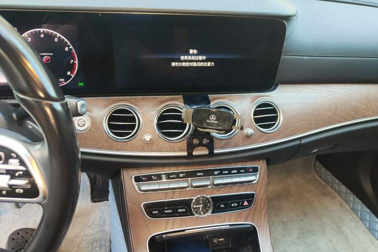 Used Mercedes-Benz E-Class 2019 Restyled E 300 L Sport Luxury Edition Audio And AC Panel