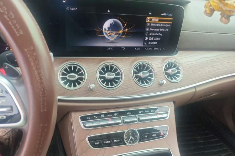 Used Mercedes-Benz E-Class 2019 Restyled E 300 L Luxury Edition Audio And AC Panel