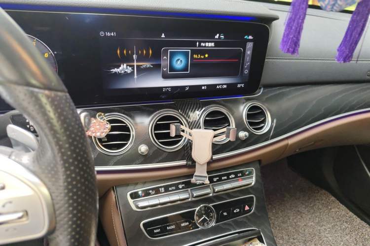Used Mercedes-Benz E-Class 2019 E 300 L Sport Luxury Edition Audio And AC Panel