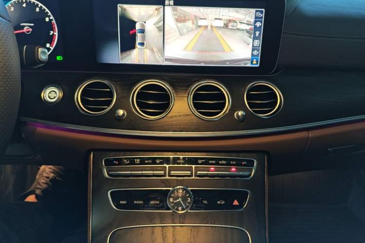 Used Mercedes-Benz E-Class 2019 Restyled E 300 L Sport Luxury Edition Audio And AC Panel
