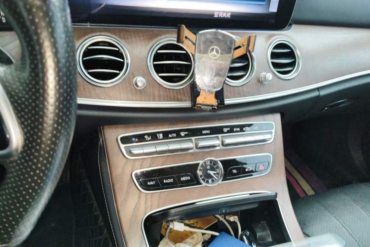 Used Mercedes-Benz E-Class 2019 E 300 L Luxury Model Audio And AC Panel
