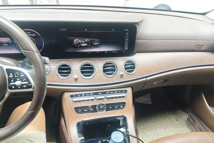 Used Mercedes-Benz E-Class 2019 E 200 L Audio And AC Panel