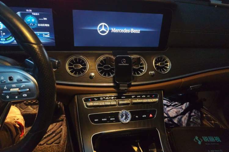 Used Mercedes-Benz E-Class 2019 E 260 L Sport Edition Audio And AC Panel