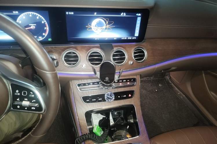 Used Mercedes-Benz E-Class 2019 E 300 L Luxury Model Audio And AC Panel